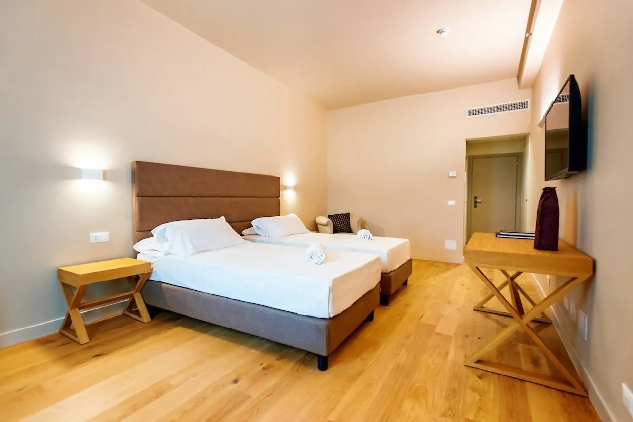 Hotel Politeama Палермо Италия